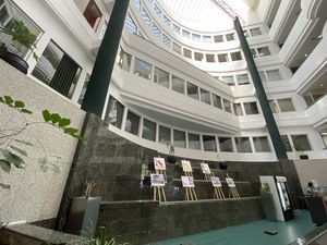 1 305m² Office Space to rent at 10 South Boulevard in Bruma