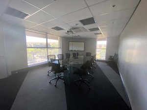 963m² Office Space to rent at 18 Skeen Boulevard in Bedfordview