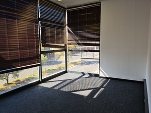 487m² Office Space to rent at Commerce Square in Sandhurst