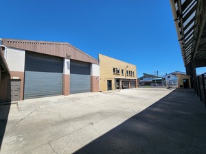 888m² Warehouse to rent at Connaught Park in Beaconvale