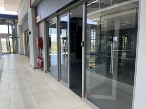 267m² Office Space to rent at Design Quarter Retail Offices in Fourways