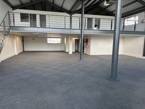368m² Office Space to rent at M5 Business Park in Maitland