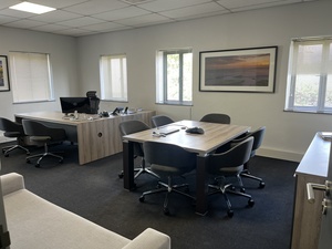 790m² Office Space to rent at Pineslopes Shopping Centre in Fourways