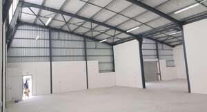 329m² Warehouse to rent at Riverside Business Park in Firgrove