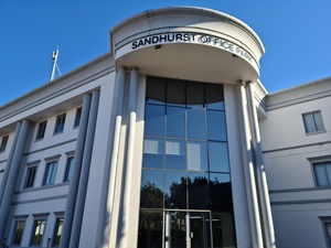 1 099m² Office Space to rent at Sandhurst Office park in Sandton Central