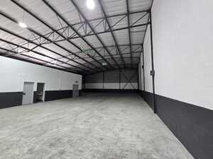 776m² Warehouse to rent at Sapphire Business Park in Bellville South Industria