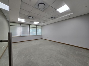 888m² Office Space to rent at The Place in Sandton Central