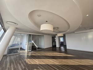 520m² Office Space to rent at The Towers in Sandton Central
