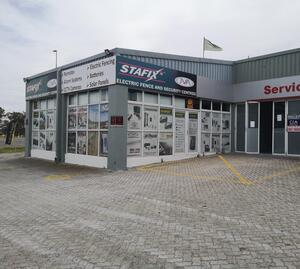 125m² Retail Shops to rent at Broadway Auto Centre in Somerset West