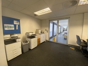 963m² Office Space to rent at 18 Skeen Boulevard in Bedfordview