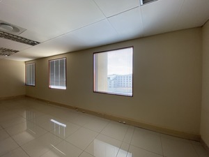 656m² Office Space to rent at Bedford Centre in Bedfordview