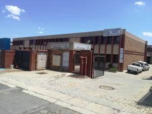 320m² Warehouse to rent at Ferndale Industrial Park in Ferndale