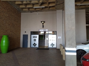 112m² Retail Shops to rent at Hazeldean Square Shopping Center in Silver Lakes