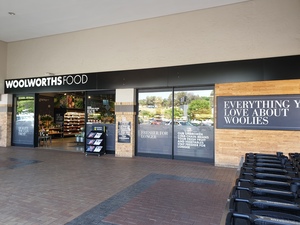 112m² Retail Shops to rent at Hazeldean Square Shopping Center in Silver Lakes
