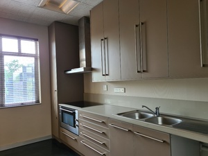 1 013m² Office Space to rent at Illovo Corner in Illovo