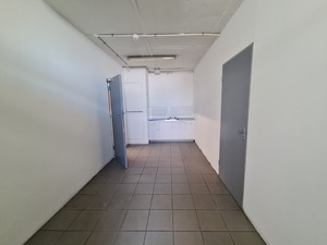 Warehouse to rent at Montague Gardens Industrial Park in Montague Gardens