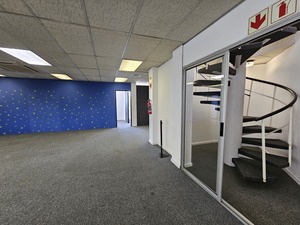 604m² Office Space to rent at Omni Park in Bo Oakdale