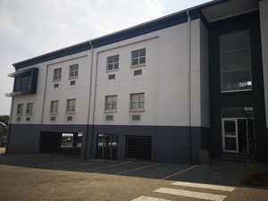 586m² Office Space to rent at Riverview Office Park (1 River Road) in Kyalami