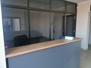 449m² Warehouse to rent at Willow Park in Stikland