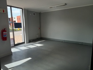 519m² Warehouse to rent at Willow Park in Stikland