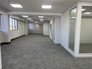 287m² Office Space to rent at Design Quarter Retail Offices in Fourways