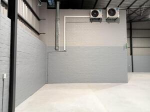 428m² Warehouse to rent at Stonewood Park in Okavango