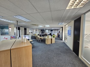 1 067m² Office Space to rent at Tyger Valley Chambers 2 in Tyger Valley