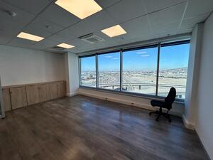 1 660m² Office Space to rent at The Halyard in Foreshore