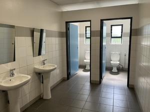 1 236m² Office Space to rent at DHL Building in Lyme Park