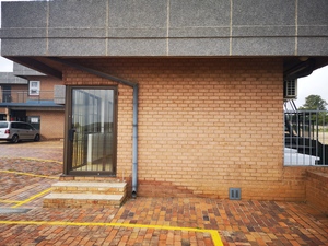 Office Space to rent at 82 Richards Drive in Midrand