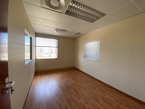 656m² Office Space to rent at Bedford Centre in Bedfordview