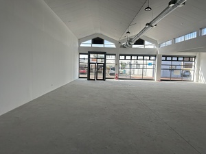 390m² Office Space to rent at M5 Business Park in Maitland