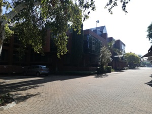 665m² Office Space to rent at Oakfields in Ferndale