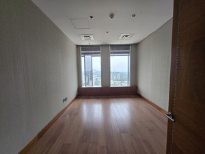 217m² Office Space to rent at Sandton City Office Tower in Sandton Central