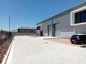 Warehouse to rent at Stonewood Park in Okavango