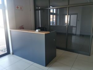 449m² Warehouse to rent at Willow Park in Stikland