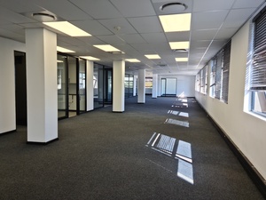 487m² Office Space to rent at Commerce Square in Sandhurst