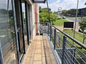 1 236m² Office Space to rent at DHL Building in Lyme Park