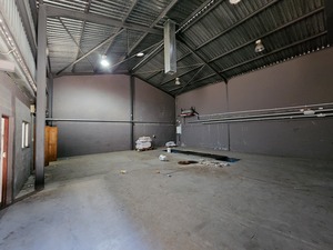 888m² Warehouse to rent at Connaught Park in Beaconvale