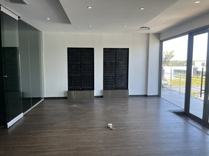 267m² Office Space to rent at Design Quarter Retail Offices in Fourways