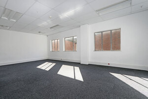 Warehouse to rent at Noursepack in Epping Industrial