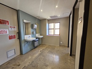 886m² Office Space to rent at Waterhouse Place (ex PWC Building) in Century City