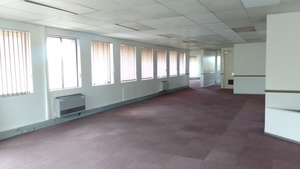 186m² Office Space to rent at Howick Gardens in Vorna Valley