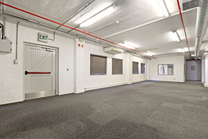 Warehouse to rent at Noursepack in Epping Industrial