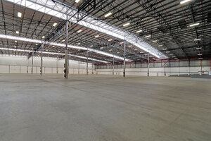 9 724m² Warehouse to rent at Noursepack in Epping Industrial