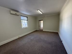 196m² Office Space to rent at Pastorie Park in Somerset West