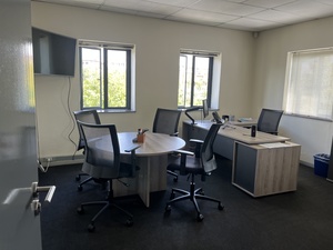 790m² Office Space to rent at Pineslopes Shopping Centre in Fourways