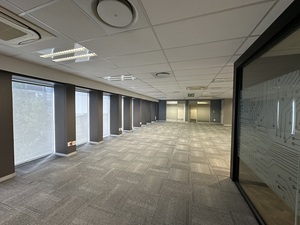 762m² Office Space to rent at Thomas Pattullo in Foreshore