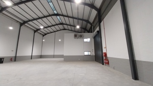 Warehouse to rent at Winelands Close Business Park 1 in Stikland