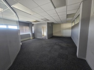 858m² Office Space to rent at Bloemhof in Bo Oakdale